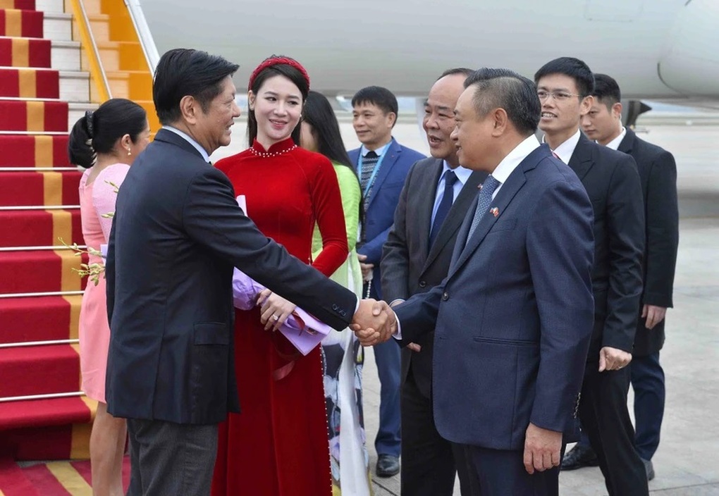 Tổng thống Philippines và Phu nhân bắt đầu chuyến thăm Việt Nam - 2 Tổng thống Philippines và Phu nhân bắt đầu chuyến thăm Việt Nam - 2