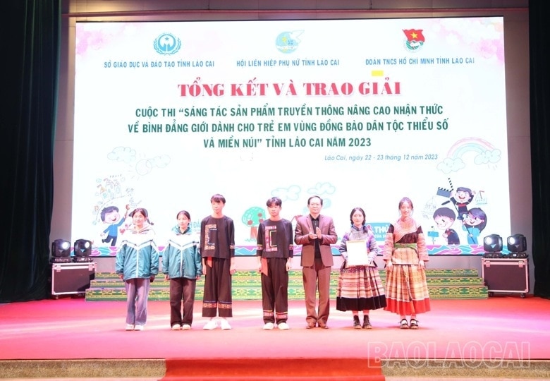 trao-giai-3-1 - Vietnam.vn