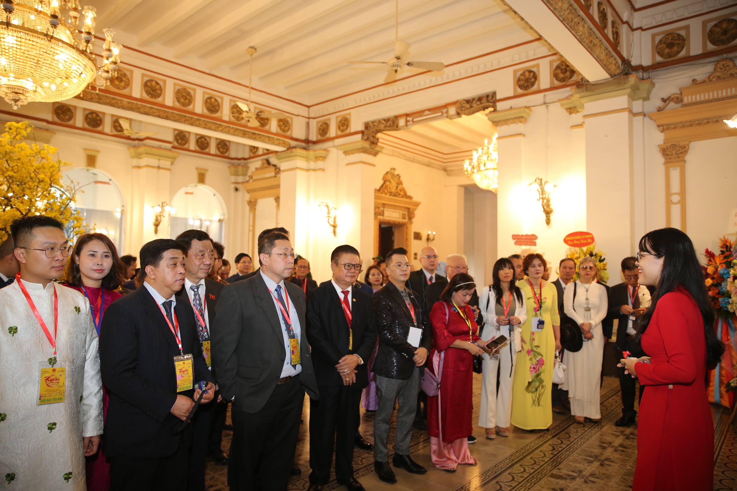 Đoàn kiều bào tiêu biểu tham quan trụ sở UBND TP HCM- Ảnh 6. Đoàn kiều bào tiêu biểu tham quan trụ sở UBND TP HCM- Ảnh 6.