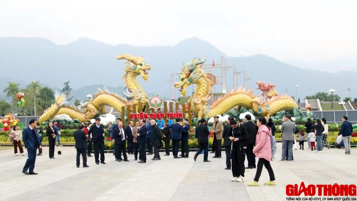 Trầm trồ trước linh vật Trầm trồ trước linh vật