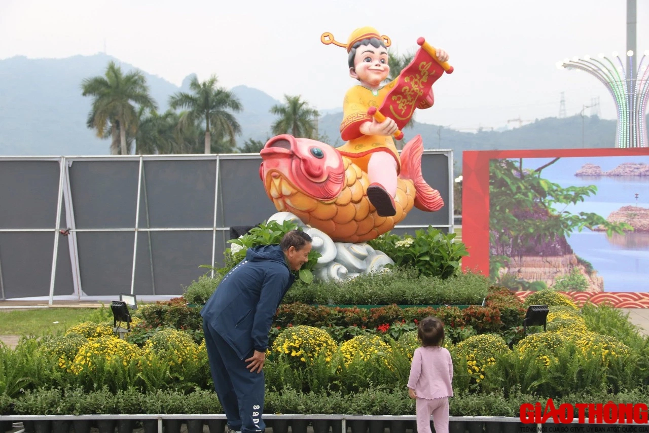 Trầm trồ trước linh vật Trầm trồ trước linh vật