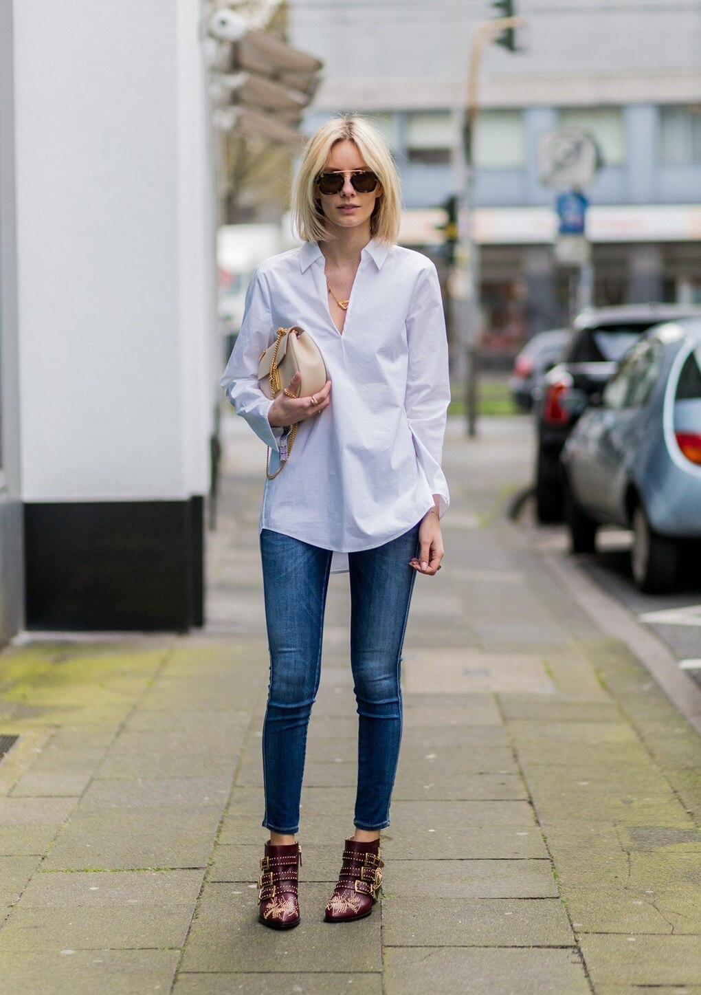 Bí kíp mặc đẹp áo sơ mi trắng và quần jeans xanh - 7
