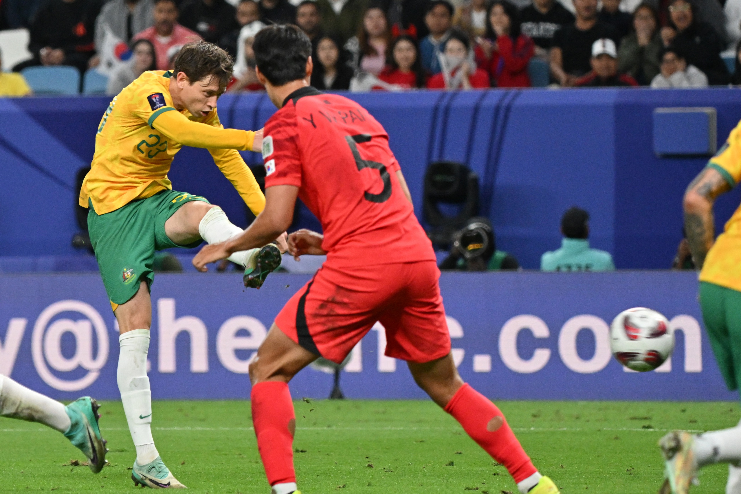 Son Heung-min tỏa sáng, Hàn Quốc ngược dòng vào bán kết Asian Cup- Ảnh 2. Son Heung-min tỏa sáng, Hàn Quốc ngược dòng vào bán kết Asian Cup- Ảnh 2.