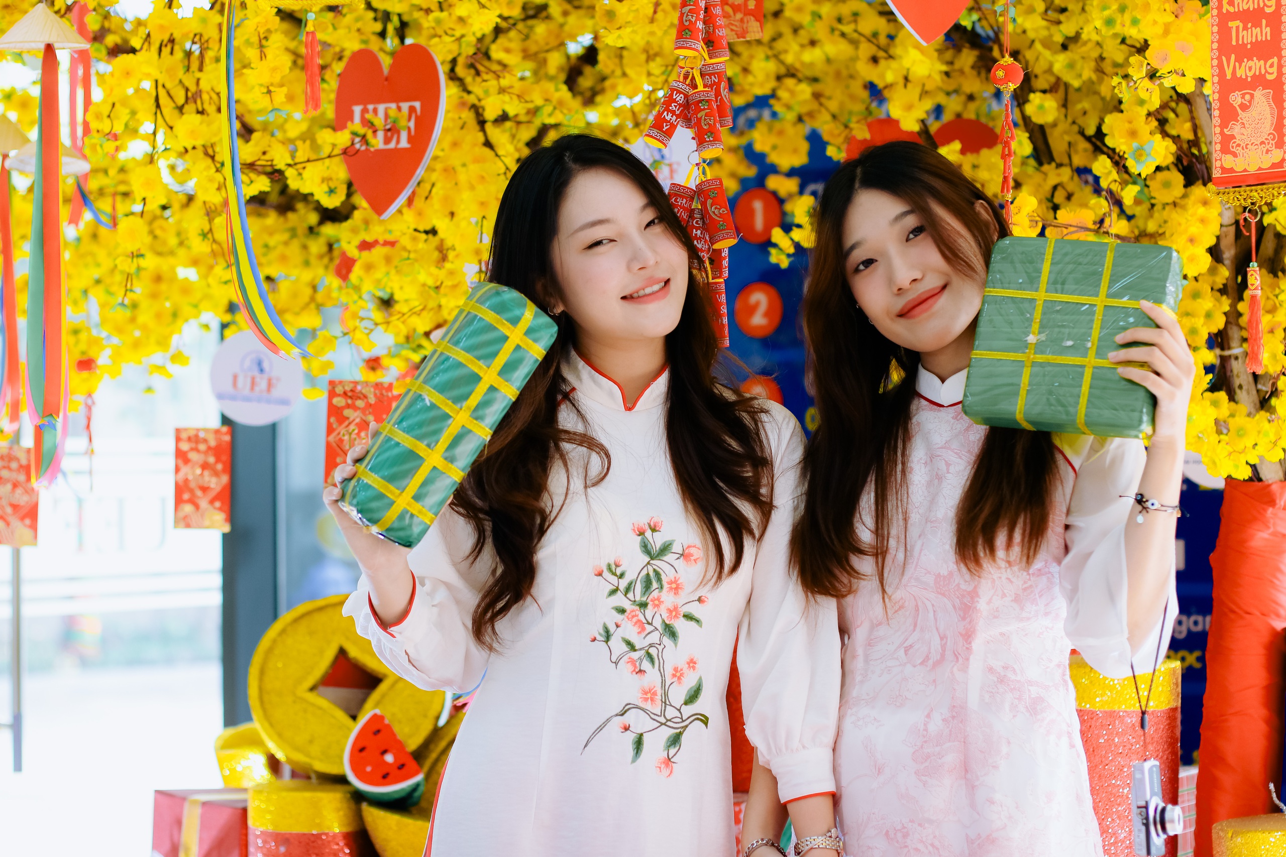 Rộn ràng không gian tết tại giảng đường ĐH- Ảnh 7. Rộn ràng không gian tết tại giảng đường ĐH- Ảnh 7.