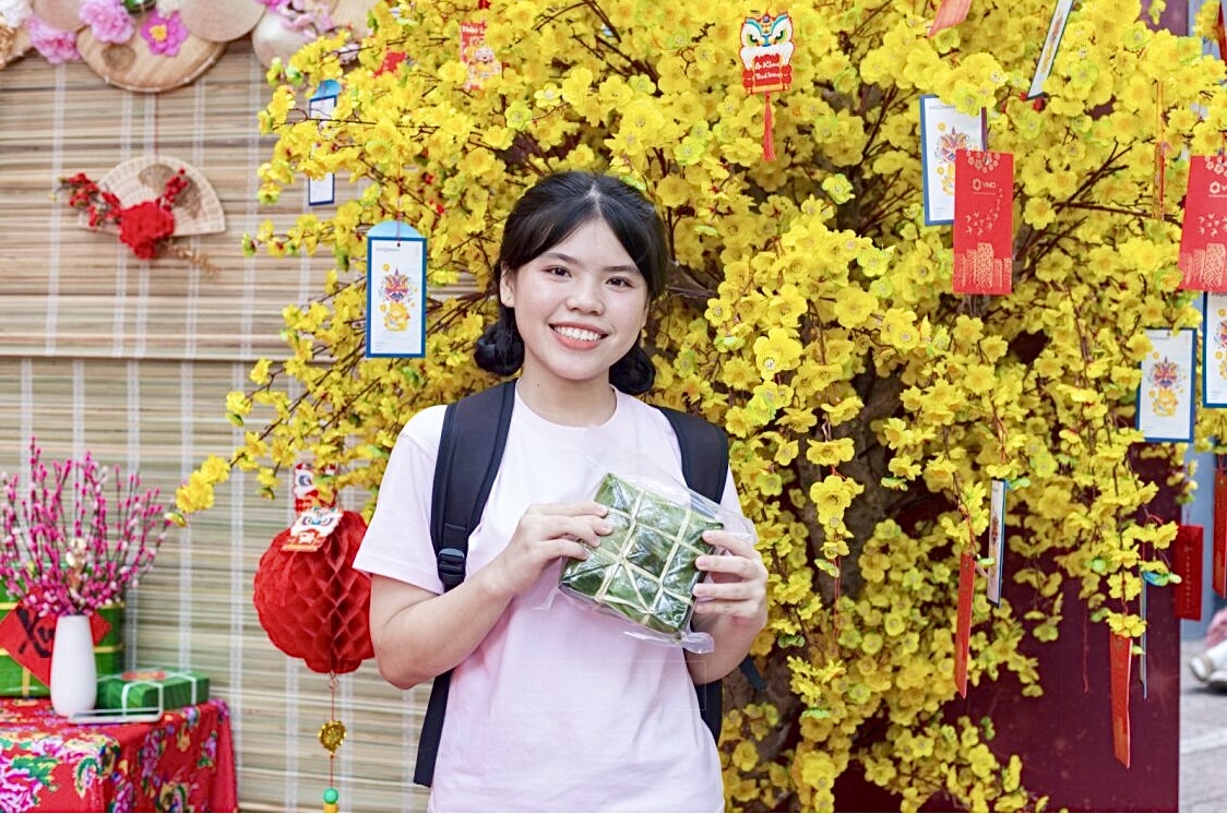 Rộn ràng không gian tết tại giảng đường ĐH- Ảnh 11. Rộn ràng không gian tết tại giảng đường ĐH- Ảnh 11.