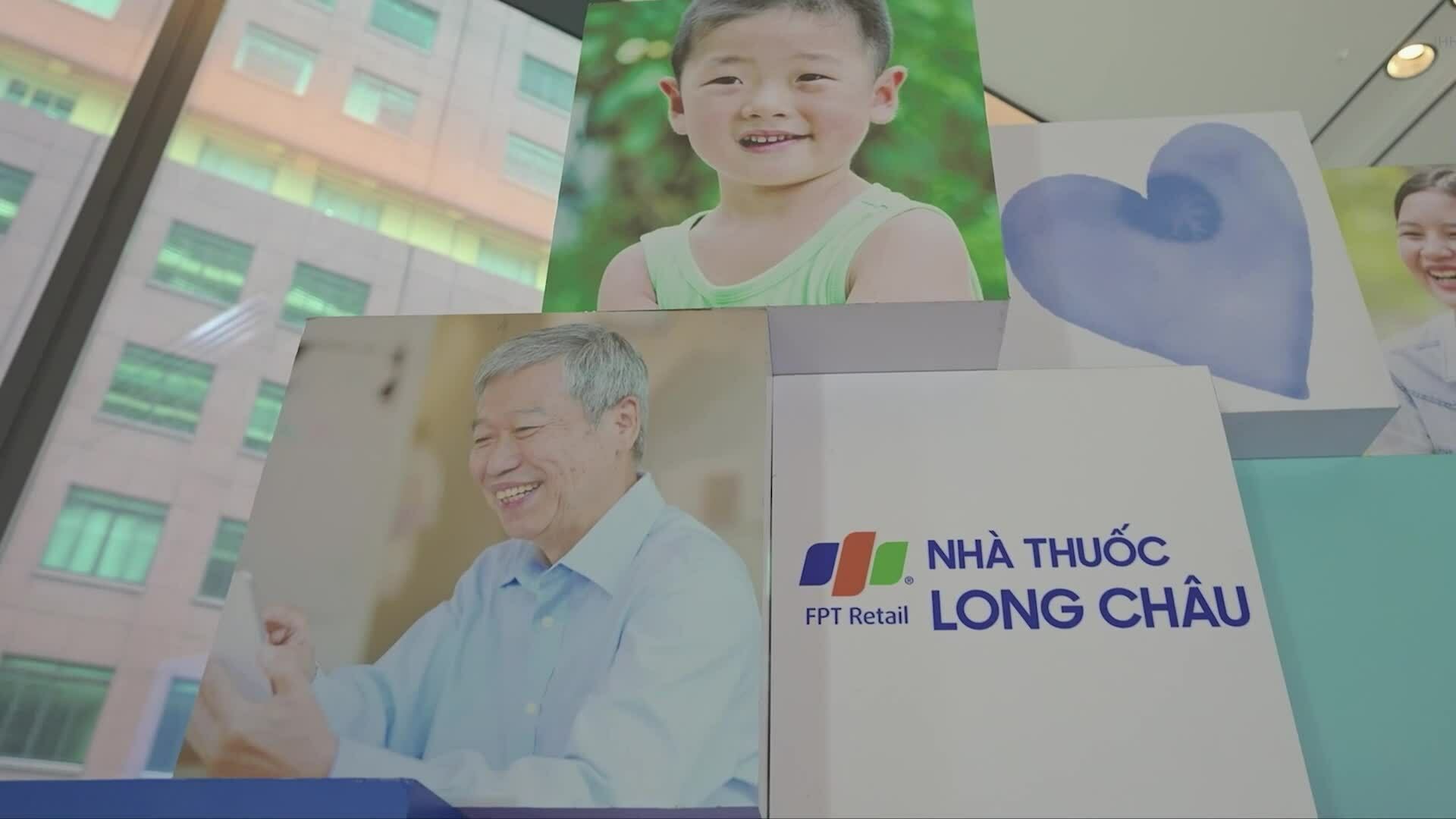 Lễ ký kết hợp tác giữa FPT Long Châu và IHH Healthcare Singapore
