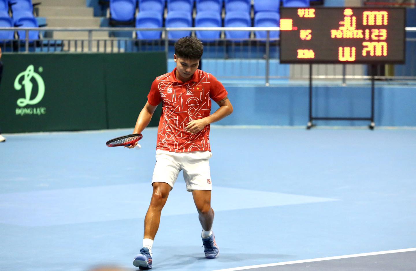 Đội tuyển quần vợt Việt Nam thất thủ trước Nam Phi ở play-off Davis Cup nhóm II- Ảnh 4. Đội tuyển quần vợt Việt Nam thất thủ trước Nam Phi ở play-off Davis Cup nhóm II- Ảnh 4.