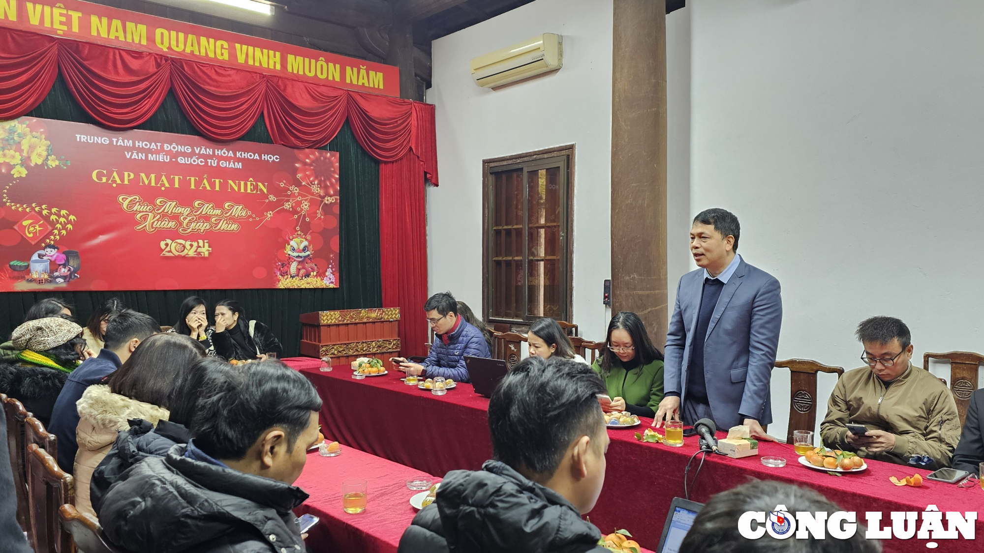 van mieu quoc tu giam don khoang 2 trieu luot khach trong nam 2023 hinh 2