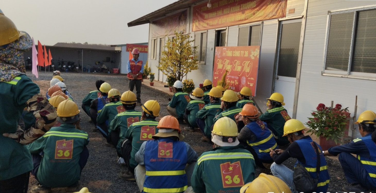 Trên 1.000 nhân lực thi công sân bay Long Thành xuyên Tết- Ảnh 8. Trên 1.000 nhân lực thi công sân bay Long Thành xuyên Tết- Ảnh 8.