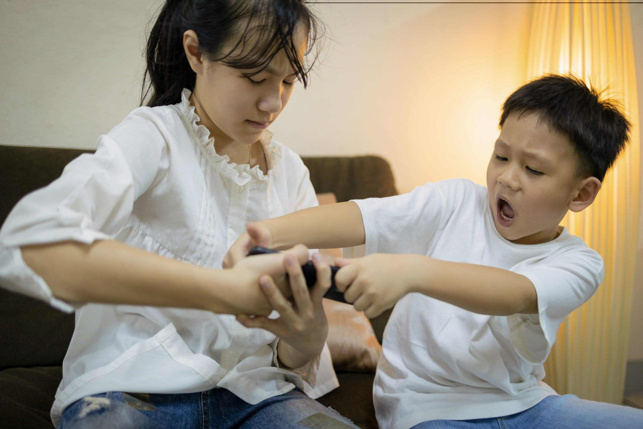 Đừng để tết bớt vui vì... nuông chiều trẻ - Ảnh 2. Đừng để tết bớt vui vì... nuông chiều trẻ - Ảnh 2.