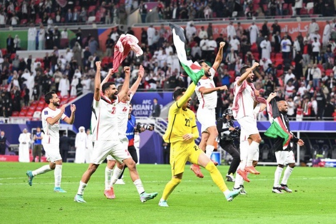 Kỳ Asian Cup nhiều bất ngờ nhất lịch sử - Ảnh 2.