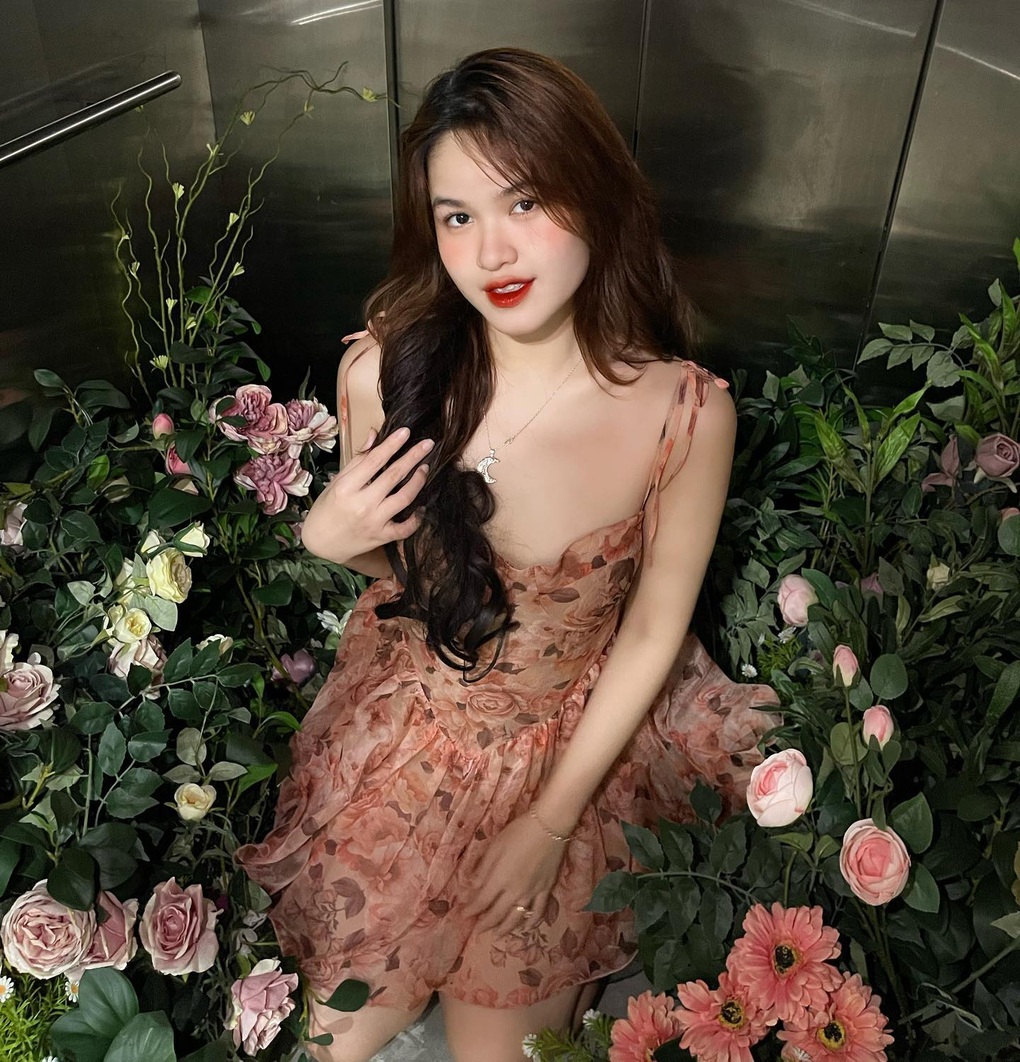 Nhan sắc đời thường của cô gái hẹn hò nam kỹ sư lương 100 triệu đồng/tháng - 6 Nhan sắc đời thường của cô gái hẹn hò nam kỹ sư lương 100 triệu đồng/tháng - 6