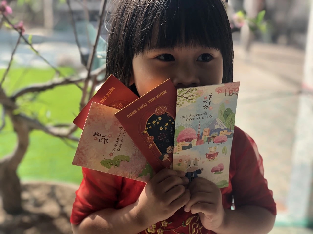 Lì xì không bằng tiền, được không?- Ảnh 2. Lì xì không bằng tiền, được không?- Ảnh 2.
