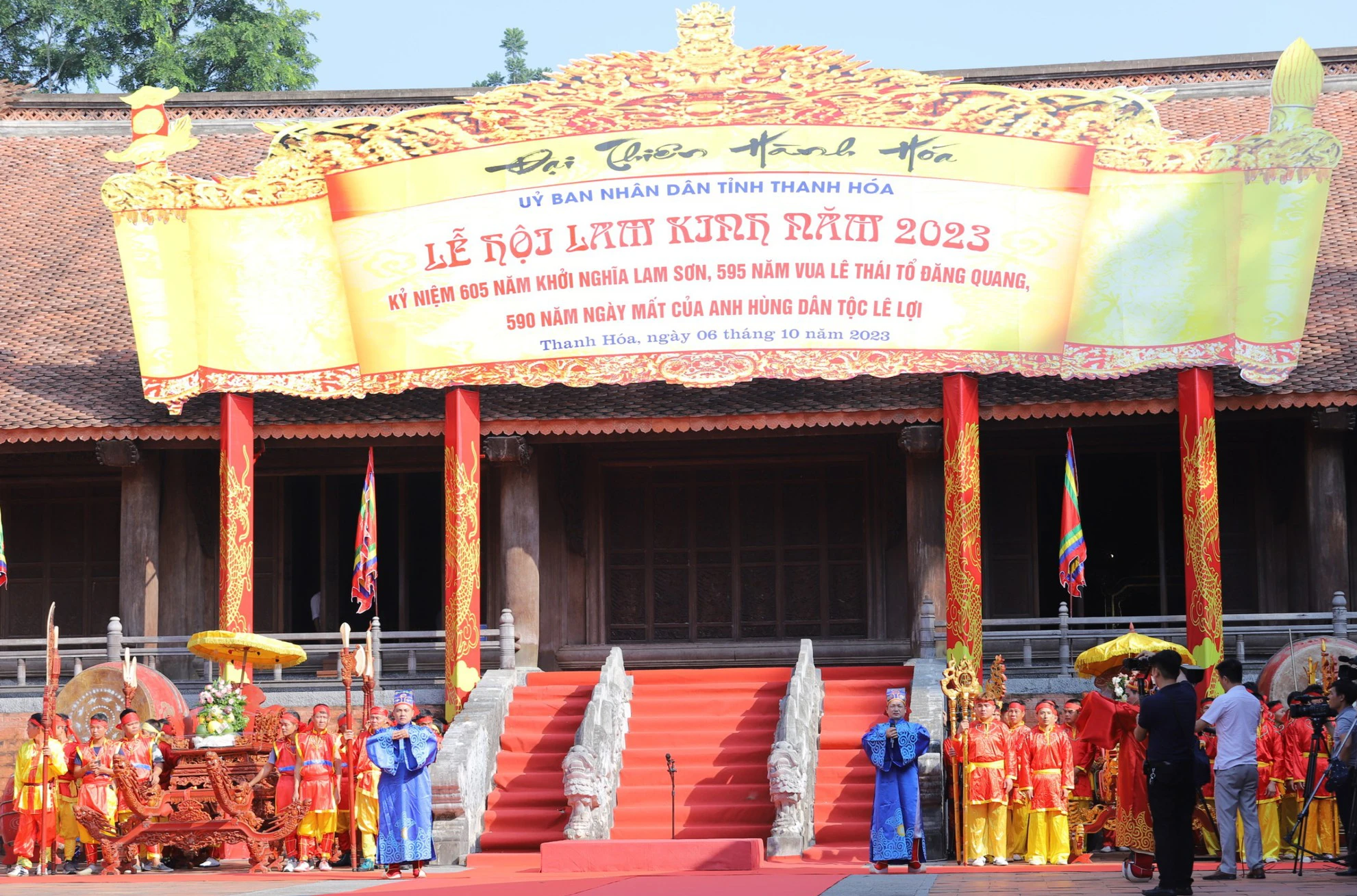 Dòng người trẩy hội Lam Kinh - Ảnh 9. Dòng người trẩy hội Lam Kinh - Ảnh 9.