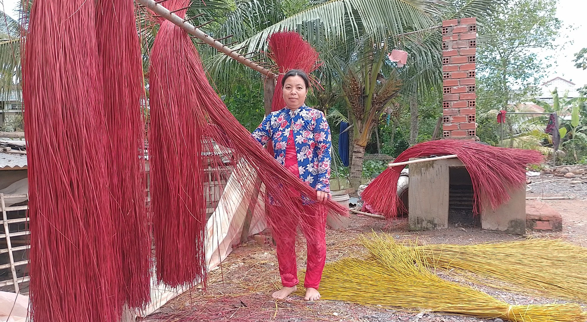 Nửa đêm đi mua chiếu ở chợ ma Đồng Tháp - Ảnh 4. Nửa đêm đi mua chiếu ở chợ ma Đồng Tháp - Ảnh 4.