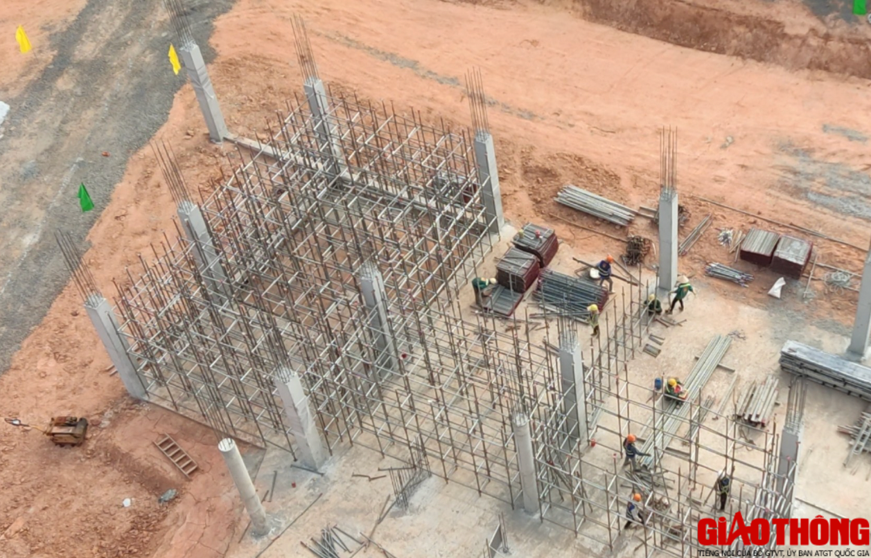 Đón giao thừa ở đại công trường sân bay Long Thành- Ảnh 2. Đón giao thừa ở đại công trường sân bay Long Thành- Ảnh 2.