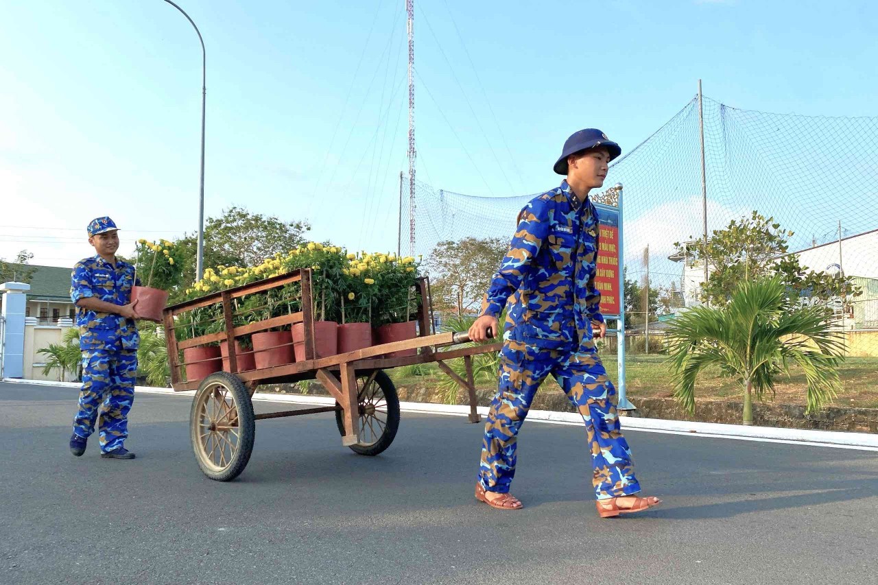 Vùng 5 Hải quân: Vui Xuân, đón Tết, sẵn sàng chiến đấu cao Vùng 5 Hải quân: Vui Xuân, đón Tết, sẵn sàng chiến đấu cao