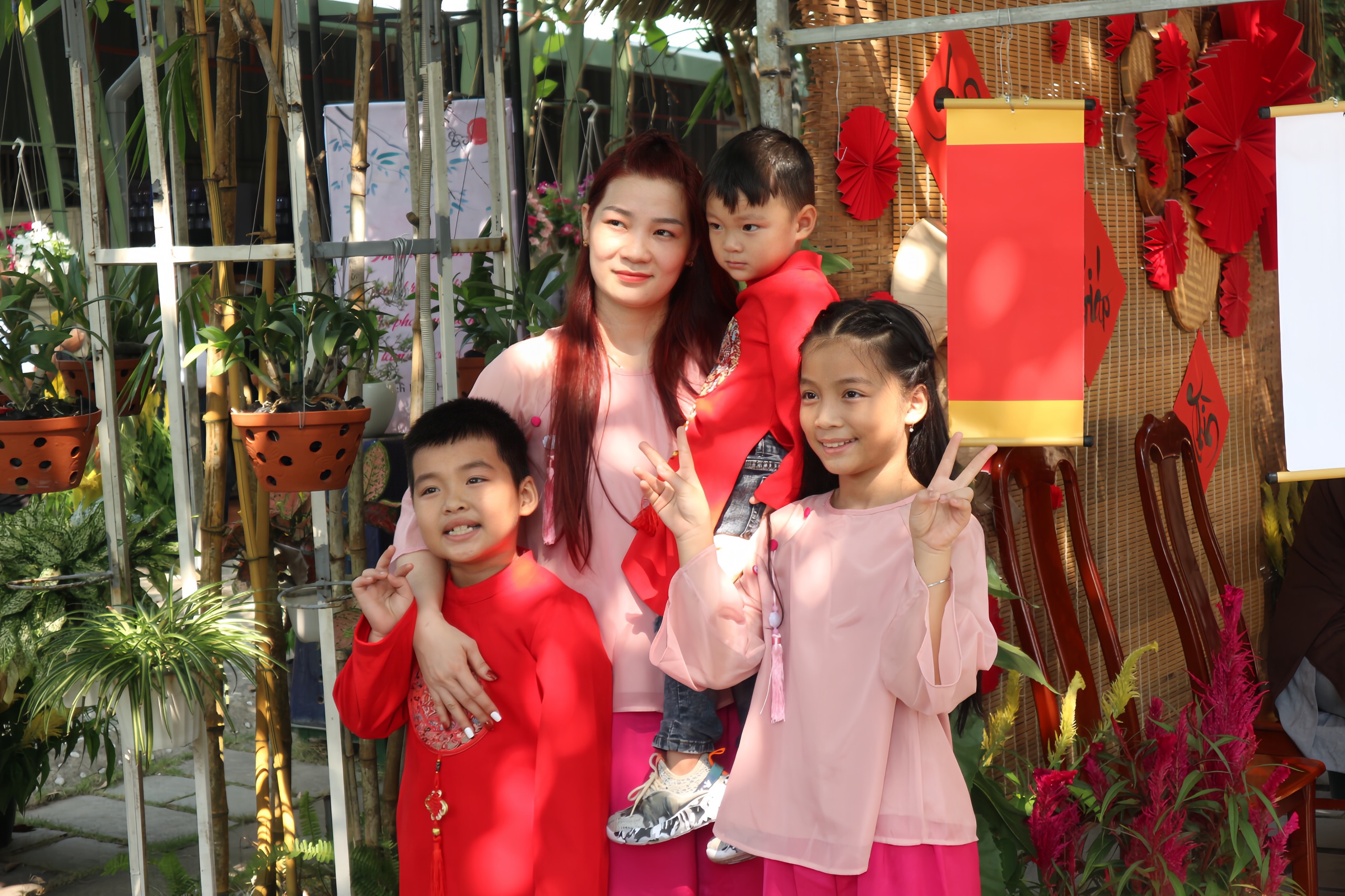 Mùng 1 Tết Nguyên đán người dân TP.HCM nô nức đi lễ chùa- Ảnh 9. Mùng 1 Tết Nguyên đán người dân TP.HCM nô nức đi lễ chùa- Ảnh 9.