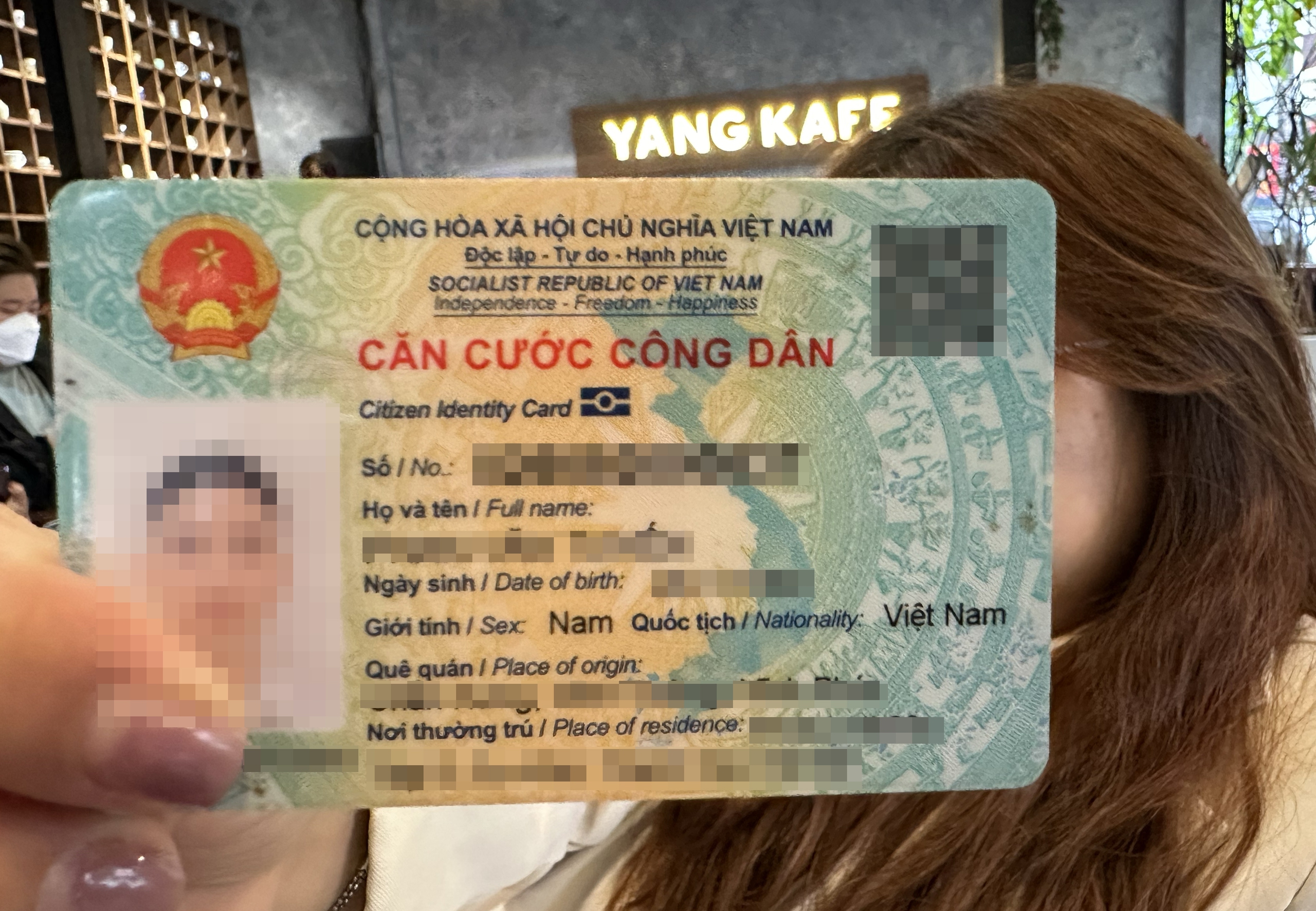 Bộ Công an đề xuất mẫu thẻ căn cước mới- Ảnh 2. Bộ Công an đề xuất mẫu thẻ căn cước mới- Ảnh 2.