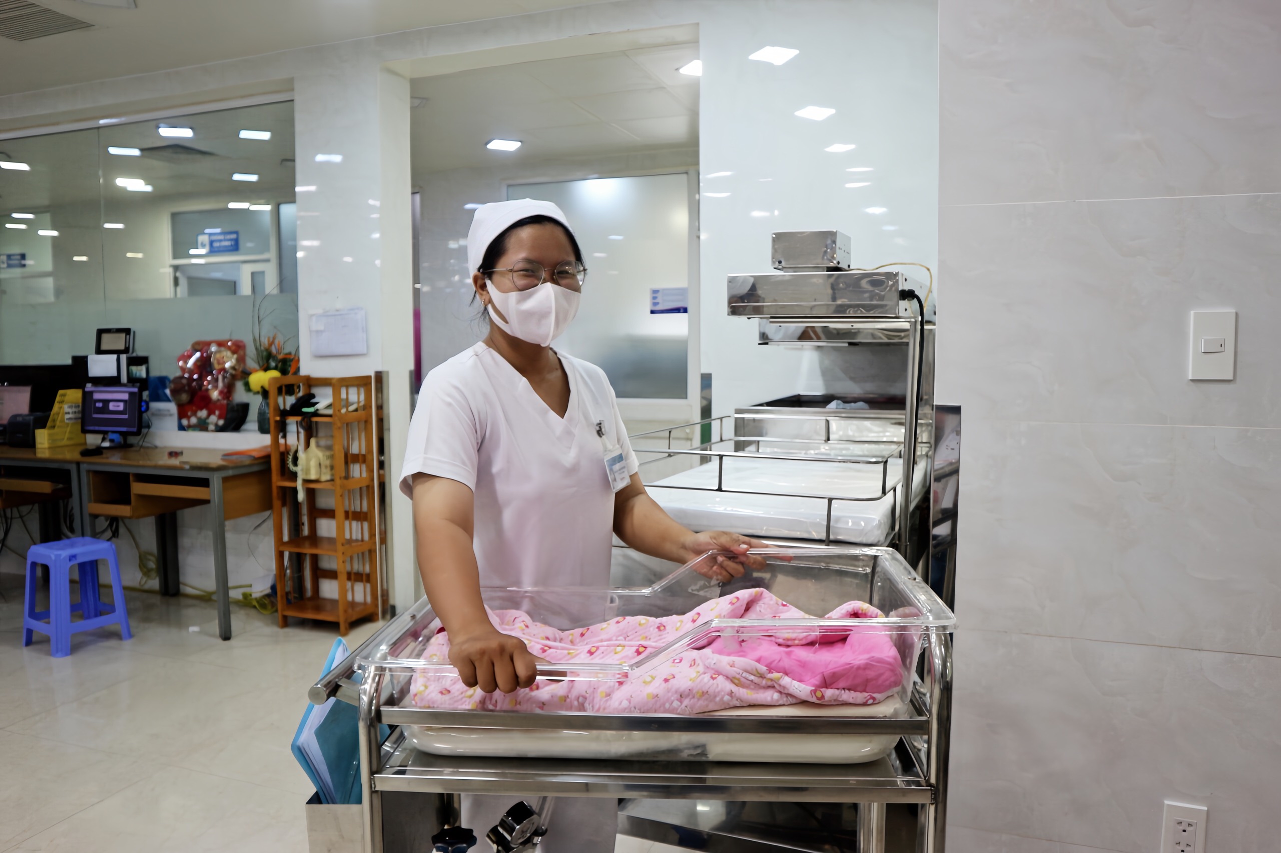 Những người đỡ đẻ đêm giao thừa năm Giáp Thìn 2024- Ảnh 6. Những người đỡ đẻ đêm giao thừa năm Giáp Thìn 2024- Ảnh 6.