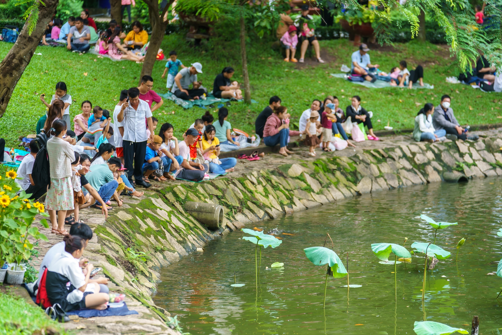 'Biển người' đổ về Thảo Cầm Viên ngày Quốc khánh - Ảnh 11. 'Biển người' đổ về Thảo Cầm Viên ngày Quốc khánh - Ảnh 11.