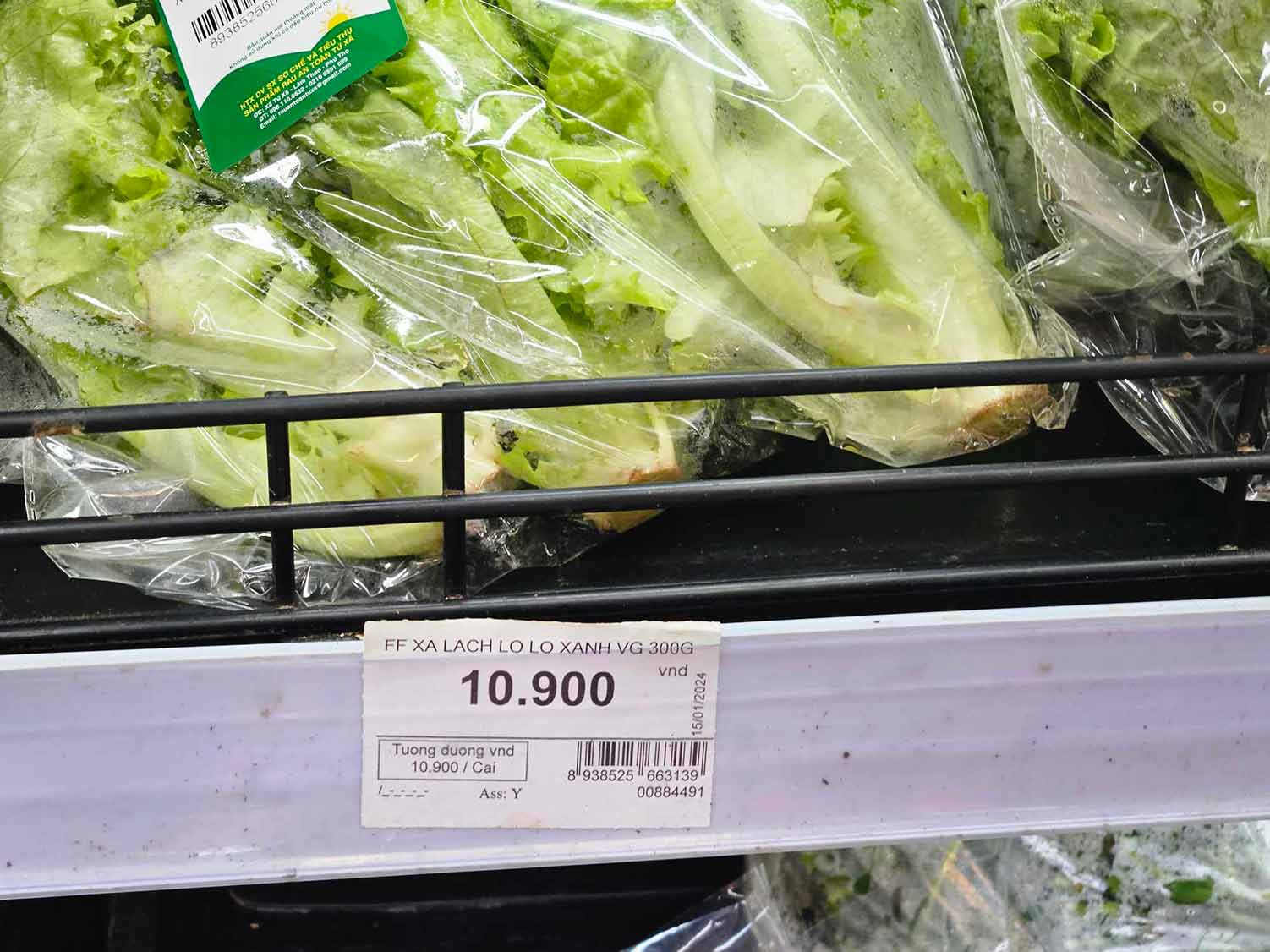 Các loại rau rẻ hơn 3-4 lần so với ngoài chợ cóc, chợ dân sinh.