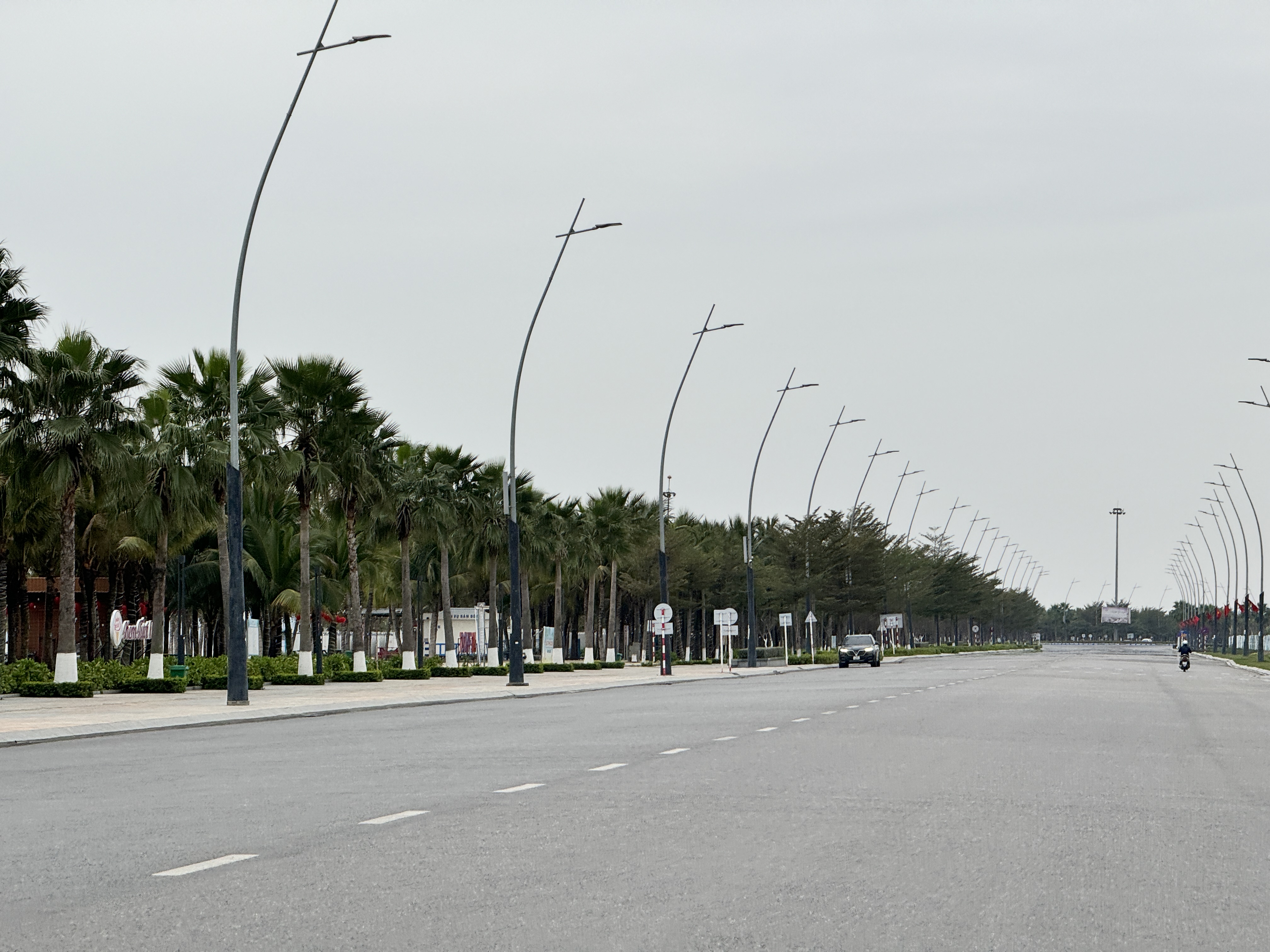 Hạ Long buồn vắng những ngày Tết Nguyên đán - Ảnh 4. Hạ Long buồn vắng những ngày Tết Nguyên đán - Ảnh 4.