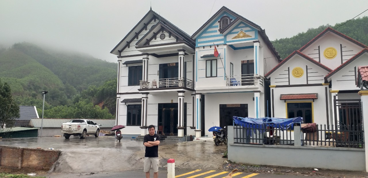 Rộn ràng sắc Xuân trên cung đường mới mở ở đất Mỏ- Ảnh 3. Rộn ràng sắc Xuân trên cung đường mới mở ở đất Mỏ- Ảnh 3.