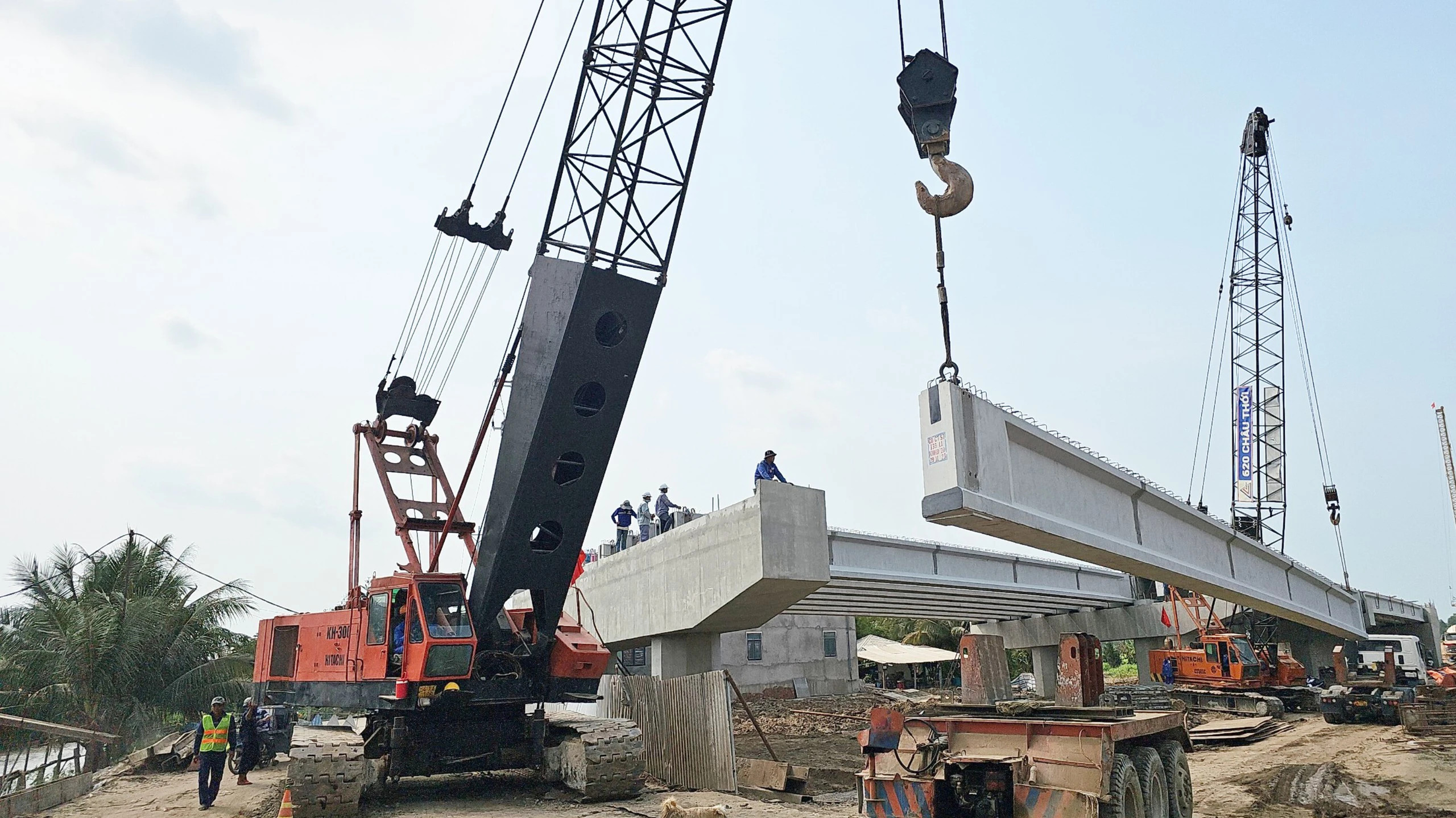 Công trường cao tốc Châu Đốc - Cần Thơ - Sóc Trăng nhộn nhịp sau kỳ nghỉ Tết- Ảnh 2. Công trường cao tốc Châu Đốc - Cần Thơ - Sóc Trăng nhộn nhịp sau kỳ nghỉ Tết- Ảnh 2.
