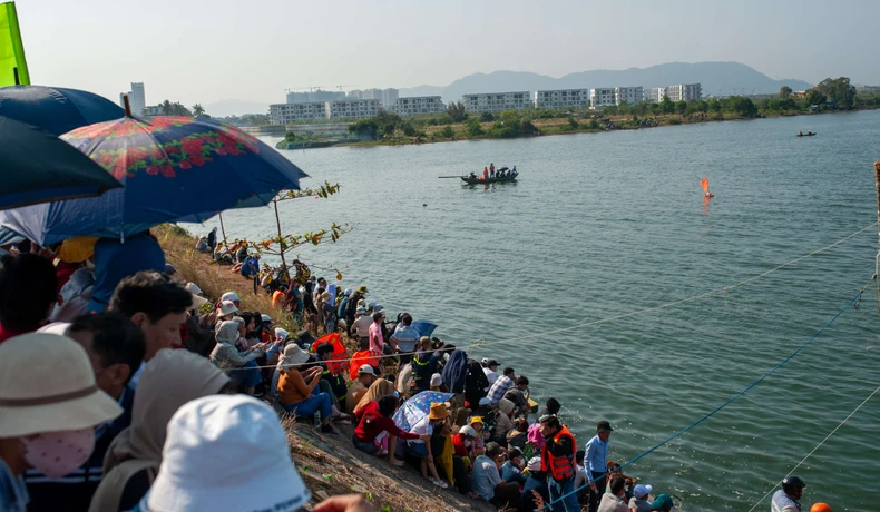 Sôi động giải đua thuyền truyền thống trên sông Cu Đê, Đà Nẵng ảnh 4