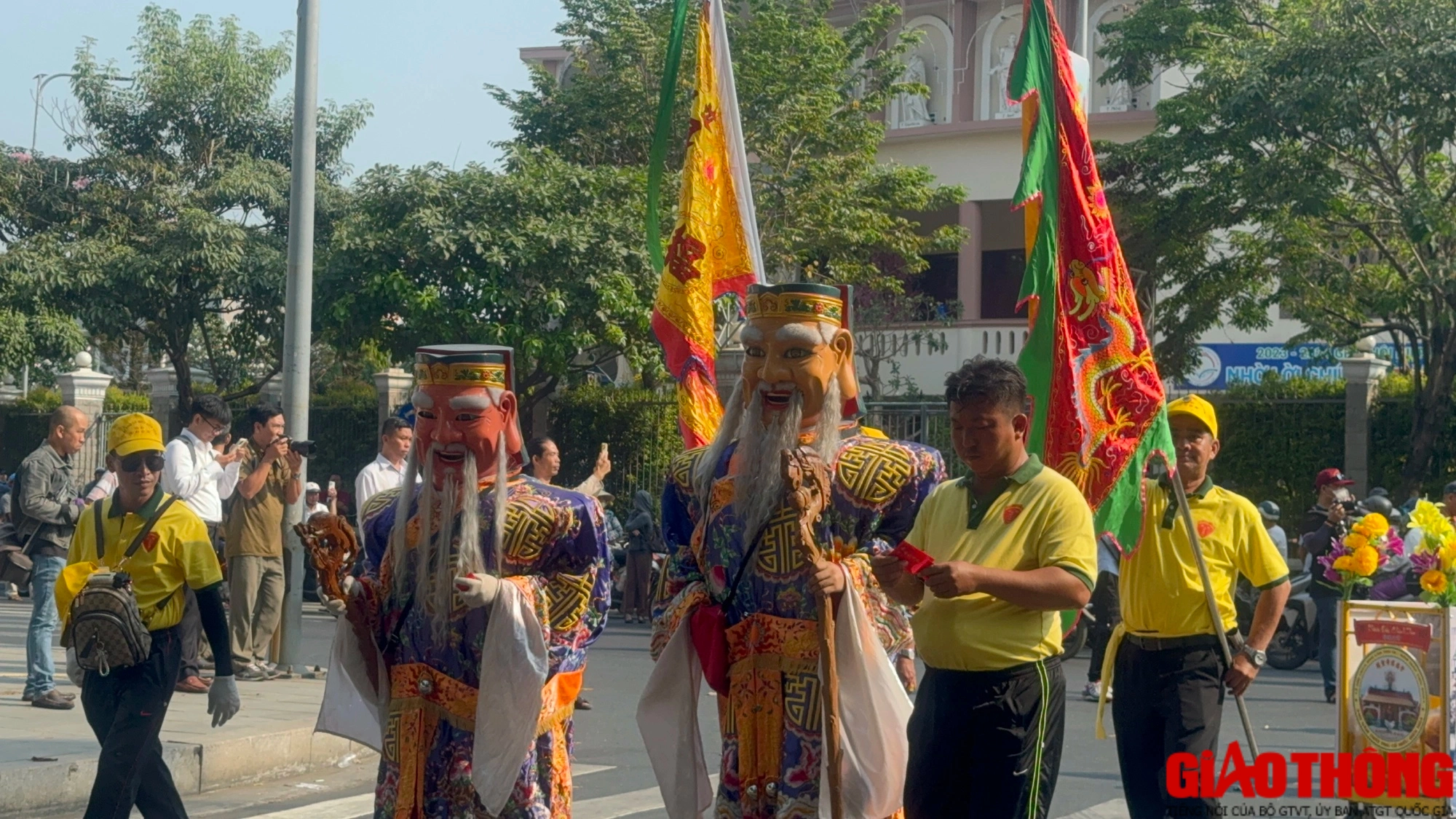 Hàng ngàn người dân tham dự lễ Nghinh thần lớn nhất Đồng Nai- Ảnh 9. Hàng ngàn người dân tham dự lễ Nghinh thần lớn nhất Đồng Nai- Ảnh 9.