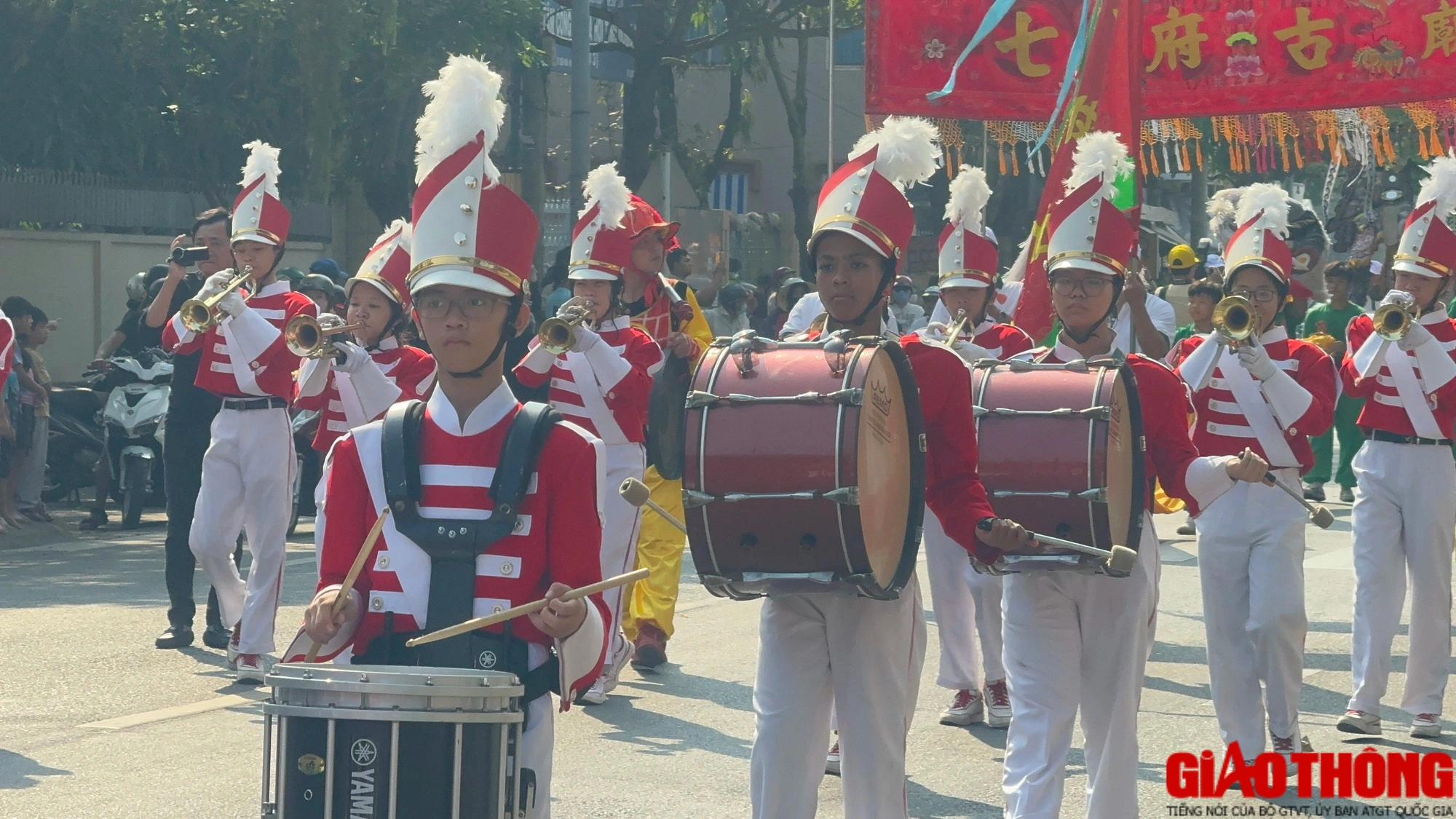 Hàng ngàn người dân tham dự lễ Nghinh thần lớn nhất Đồng Nai- Ảnh 8. Hàng ngàn người dân tham dự lễ Nghinh thần lớn nhất Đồng Nai- Ảnh 8.