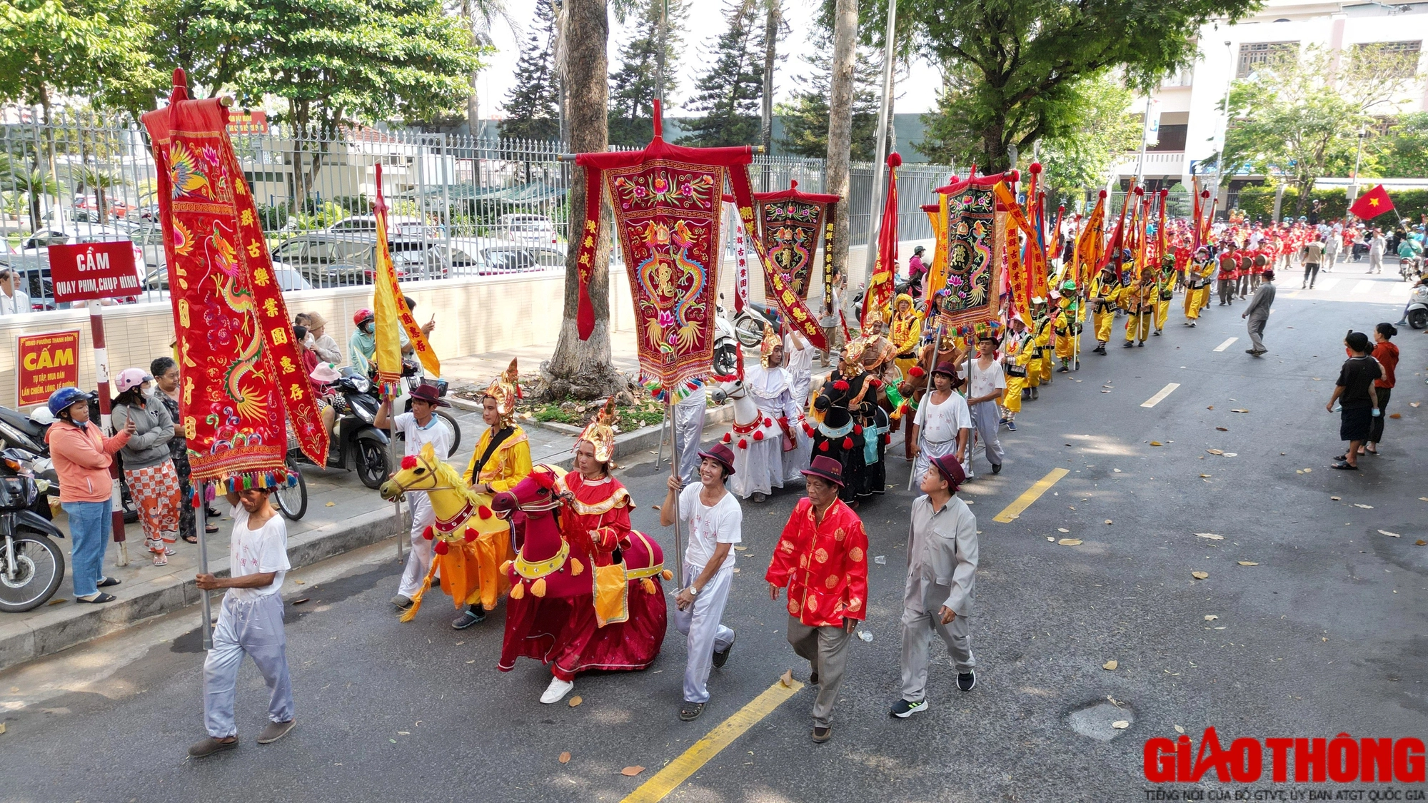 Hàng ngàn người dân tham dự lễ Nghinh thần lớn nhất Đồng Nai- Ảnh 10. Hàng ngàn người dân tham dự lễ Nghinh thần lớn nhất Đồng Nai- Ảnh 10.