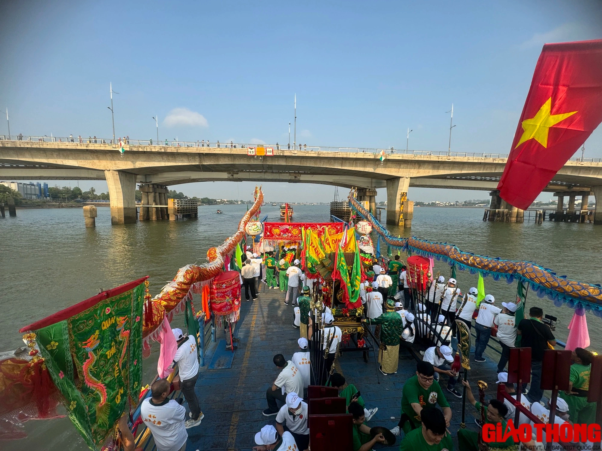 Hàng ngàn người dân tham dự lễ Nghinh thần lớn nhất Đồng Nai- Ảnh 13. Hàng ngàn người dân tham dự lễ Nghinh thần lớn nhất Đồng Nai- Ảnh 13.