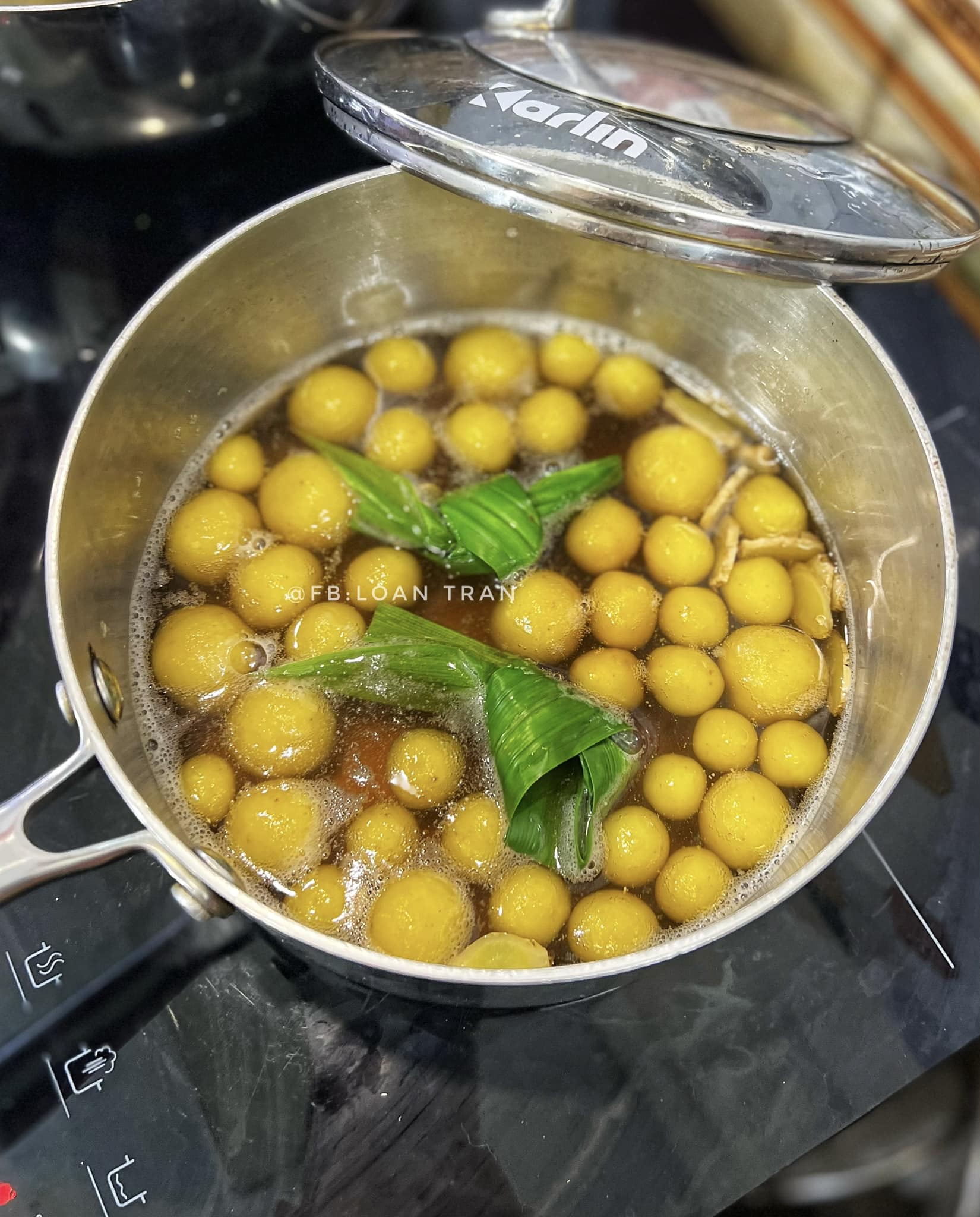 Mâm cúng Thần Tài đầy đủ lễ vật, đẹp mắt: Dân mạng thi nhau chia sẻ- Ảnh 3. Mâm cúng Thần Tài đầy đủ lễ vật, đẹp mắt: Dân mạng thi nhau chia sẻ- Ảnh 3.