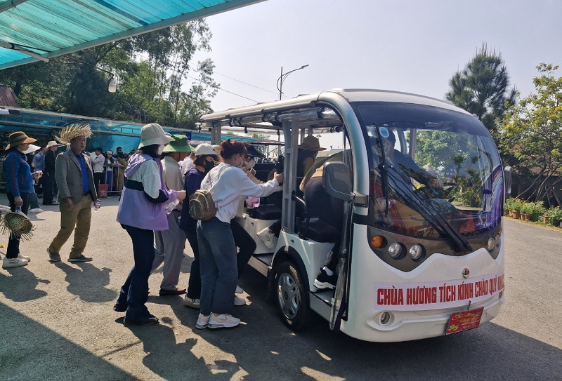 Thời kỳ cao điểm 31 xe điện đều hoạt động hết công suất mới có thể đáp ứng nhu cầu của du khách thập phương