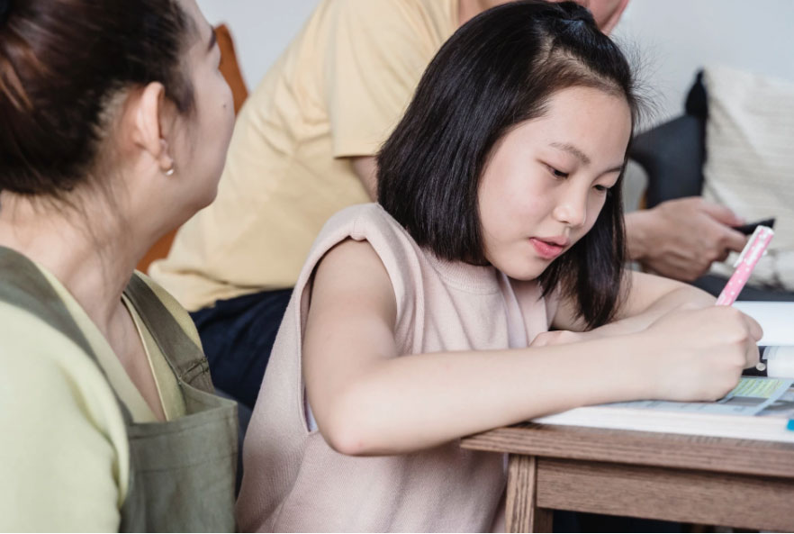 Bố mẹ đang kìm hãm động lực học tập của trẻ khi thường xuyên nói điều này với con mà cứ ngỡ đó là động lực thúc đẩy - Ảnh 3. Bố mẹ đang kìm hãm động lực học tập của trẻ khi thường xuyên nói điều này với con mà cứ ngỡ đó là động lực thúc đẩy - Ảnh 3.