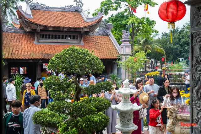 Du khách tham quan di tích danh thắng Quảng Bình trong dịp Tết tăng cao - Ảnh 4. Du khách tham quan di tích danh thắng Quảng Bình trong dịp Tết tăng cao - Ảnh 4.