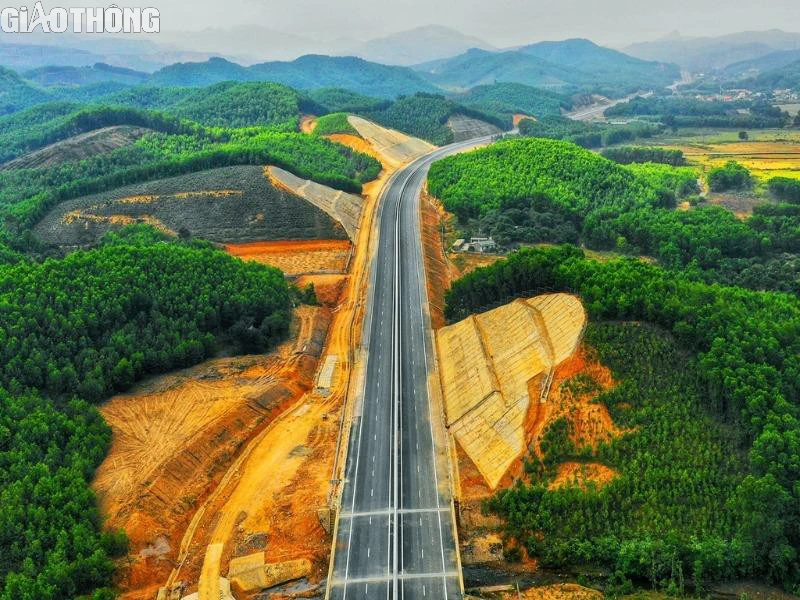 Khởi công cao tốc Tân Phú - Bảo Lộc và Bảo Lộc - Liên Khương trong năm 2024- Ảnh 2. Khởi công cao tốc Tân Phú - Bảo Lộc và Bảo Lộc - Liên Khương trong năm 2024- Ảnh 2.