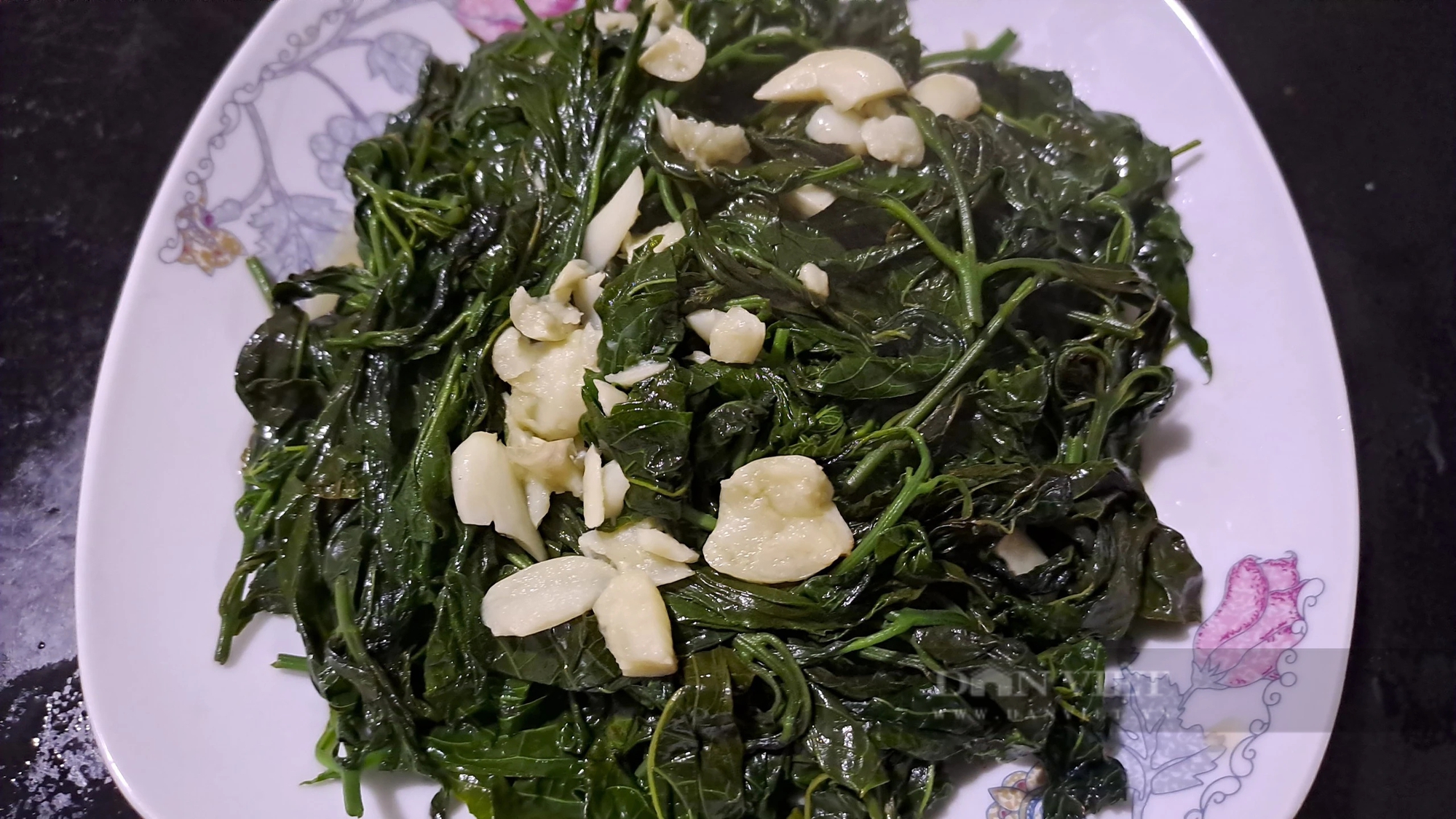 Loại rau dại nhai đắng gắt nay là đặc sản, già trẻ đi săn lùng ở Thái Nguyên, đó là rau gì?- Ảnh 7. Loại rau dại nhai đắng gắt nay là đặc sản, già trẻ đi săn lùng ở Thái Nguyên, đó là rau gì?- Ảnh 7.