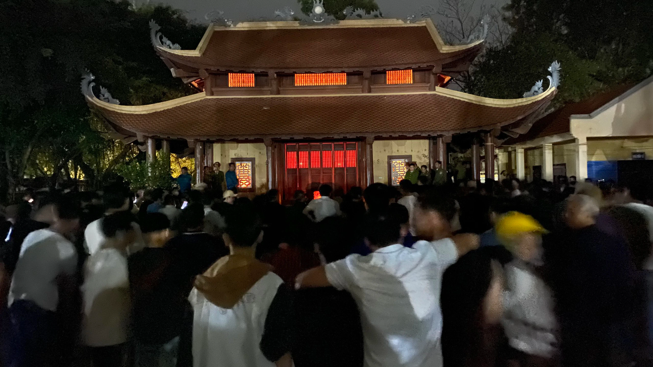 Không được xem cặp vợ chồng Không được xem cặp vợ chồng
