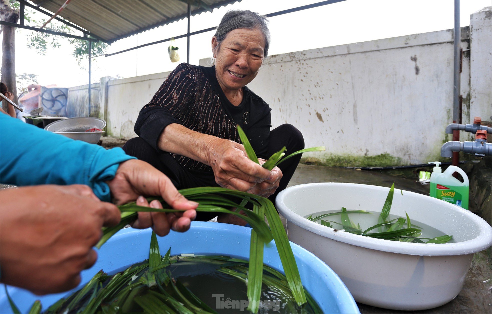 Cả xã thi nhau gói 2.000 bánh chưng dâng lễ vua Mai Hắc Đế ảnh 10