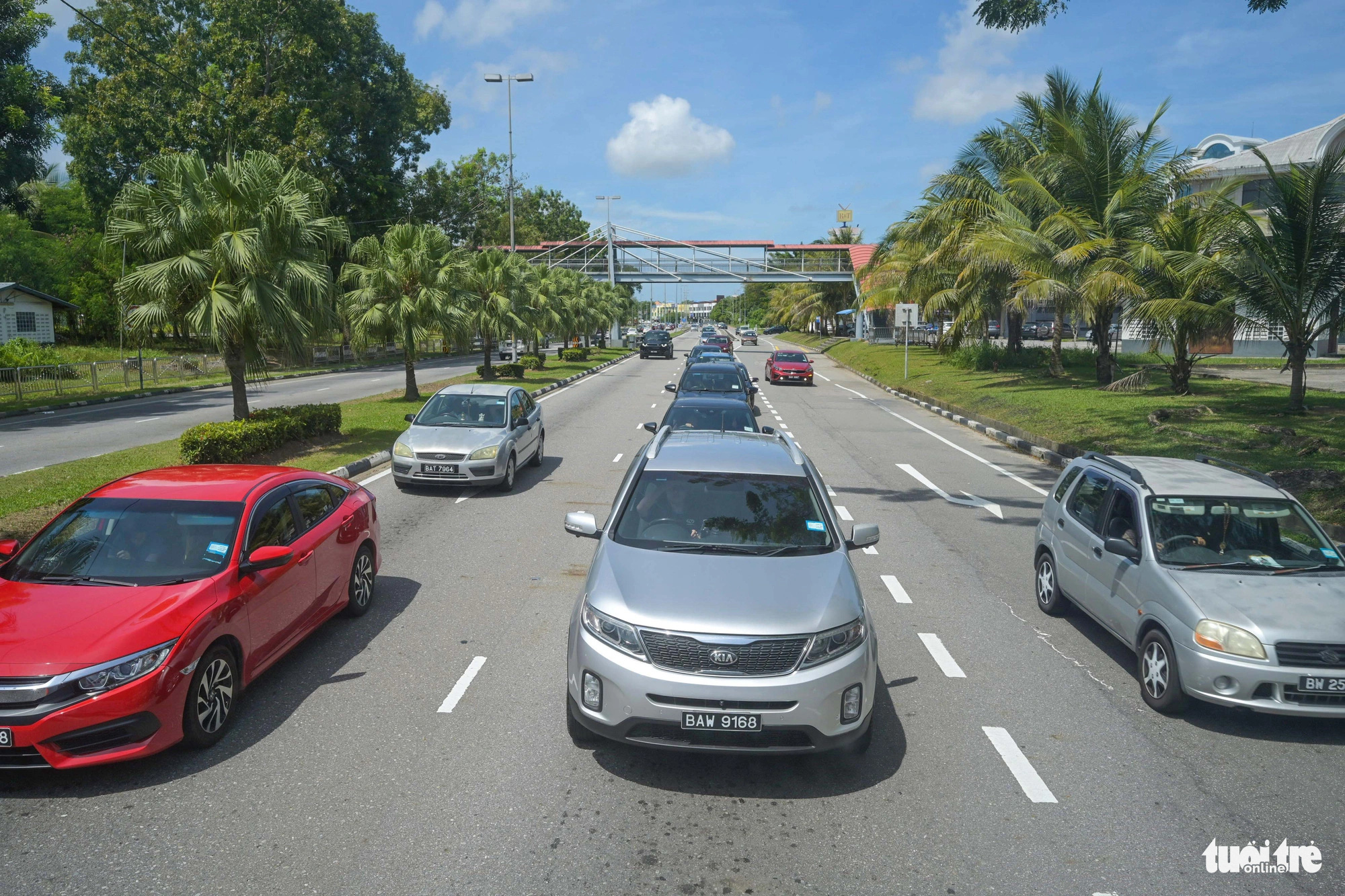 Du khách Việt tới Brunei cần lưu ý gì?- Ảnh 4. Du khách Việt cân nhắc chuẩn bị thuê xe từ ban đầu, thay vì taxi hay Grab, xe buýt không quá thông dụng