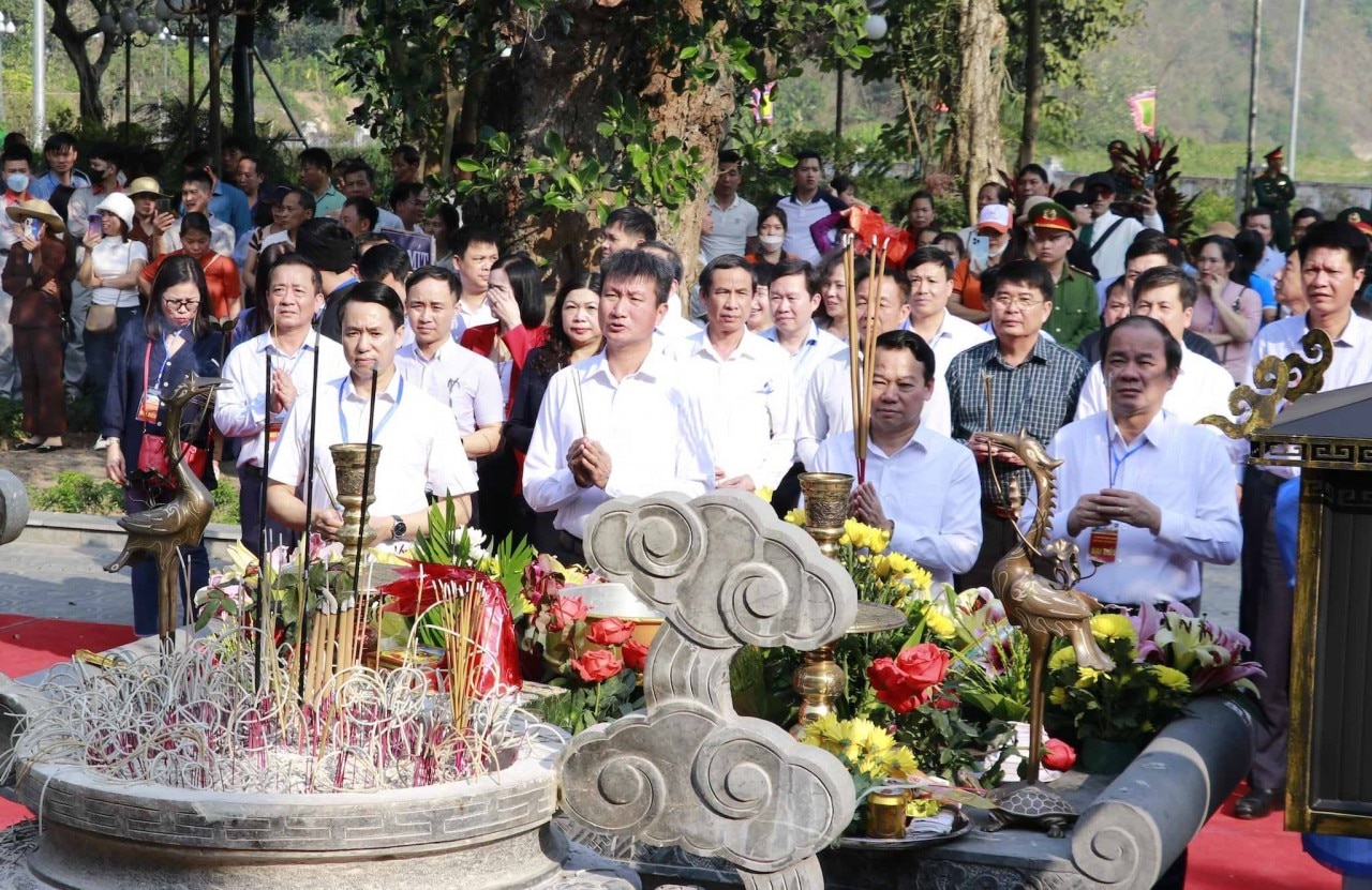 Đặc sắc Lễ hội đền Đông Cuông, Yên Bái