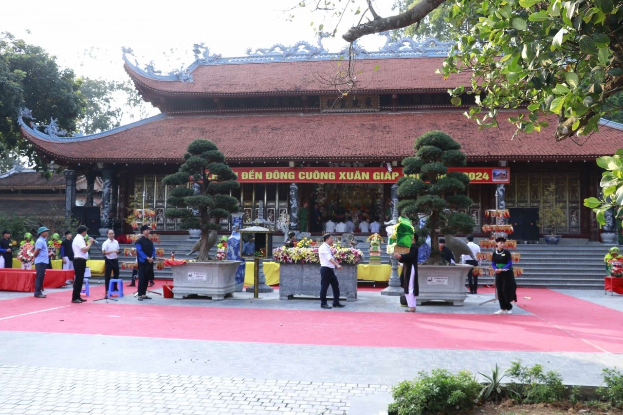 Đặc sắc Lễ hội đền Đông Cuông, Yên Bái