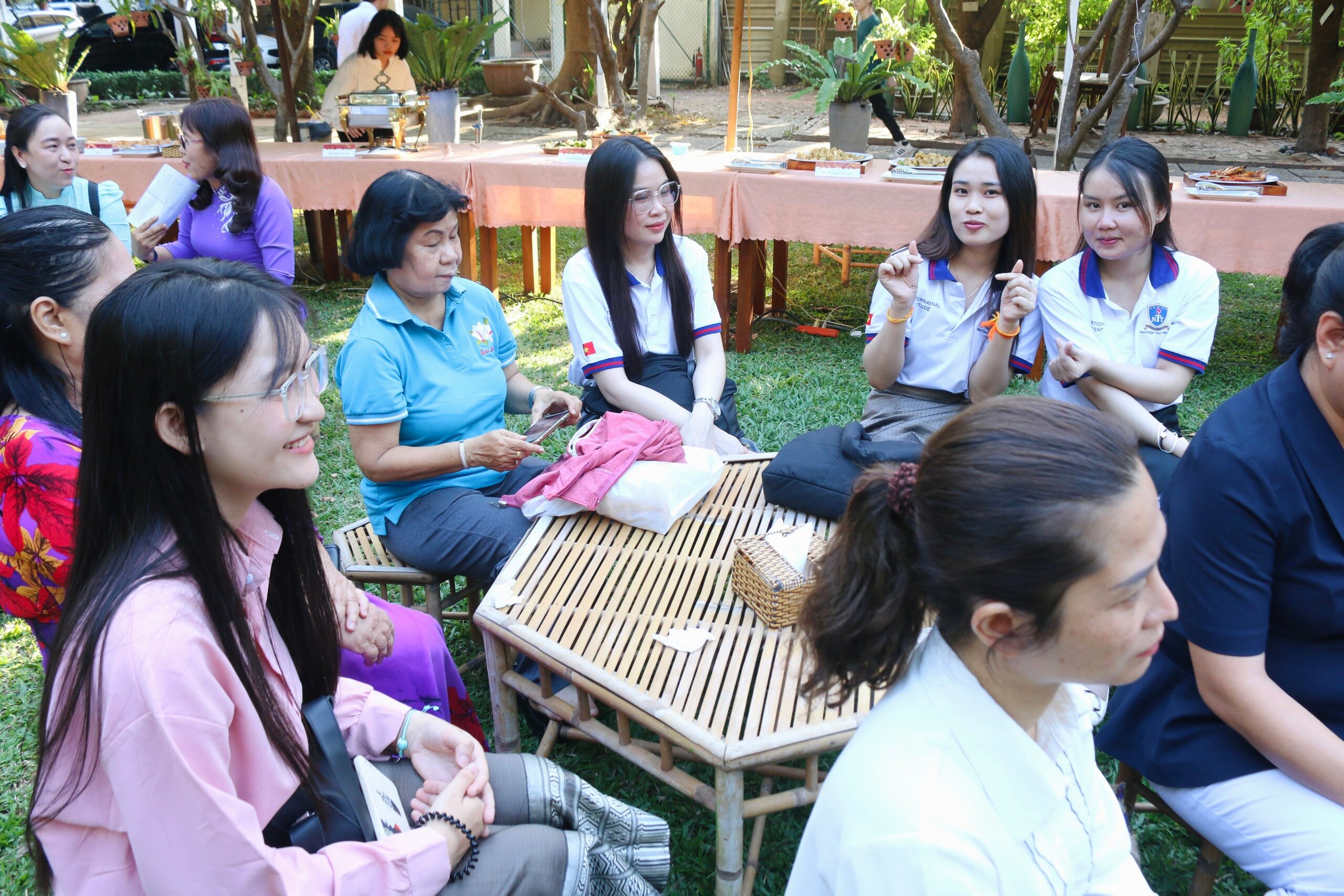Sinh viên Lào ở nhà gia đình Việt: Khoái món ăn mẹ nấu và ẩm thực Việt Nam- Ảnh 2.