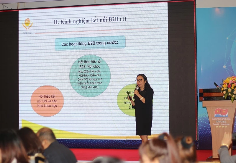 bà Mai Thị Diệu Huyền – Phó Chủ tịch Hội đồng Doanh nhân nữ Việt Nam (VCCI) đã chia sẻ kinh nghiệm kết nối B2B 