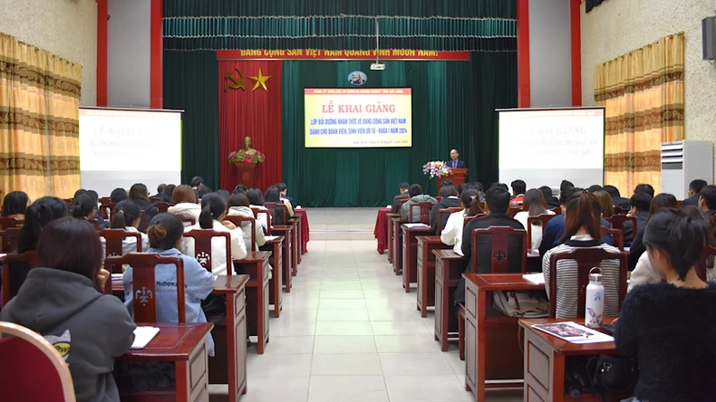 Bắc Ninh tạo nguồn, tăng cường ''sức trẻ'' trong Đảng ảnh 3