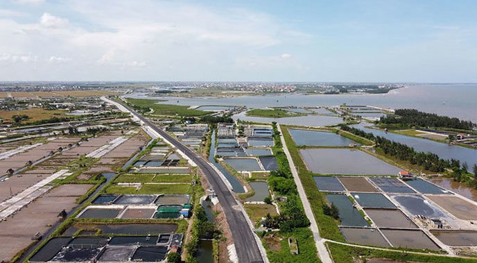 Dự án đường bộ ven biển Nam Định khi hoàn thành, đưa vào khai thác sẽ kết nối các trung tâm kinh tế, chính trị của 3 huyện ven biển: Giao Thủy, Hải Hậu, Nghĩa Hưng. Ảnh: Báo Nam Định