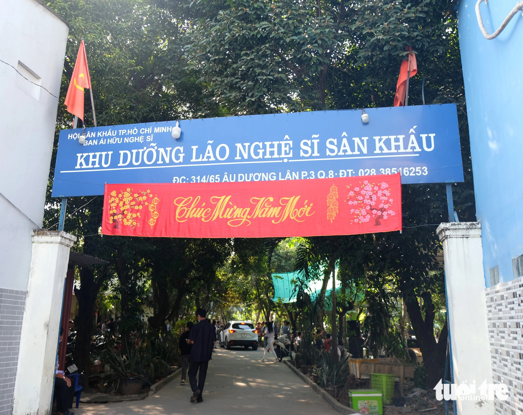 Cổng vào Viện dưỡng lão nghệ sĩ TP.HCM (tức Khu dưỡng lão nghệ sĩ sân khấu) - Ảnh: LINH ĐOAN Cổng vào Viện dưỡng lão nghệ sĩ TP.HCM (tức Khu dưỡng lão nghệ sĩ sân khấu) - Ảnh: LINH ĐOAN